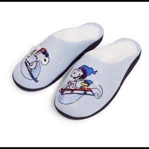 Vera Bradley x Peanuts Ski Slope Snoopy Slippers